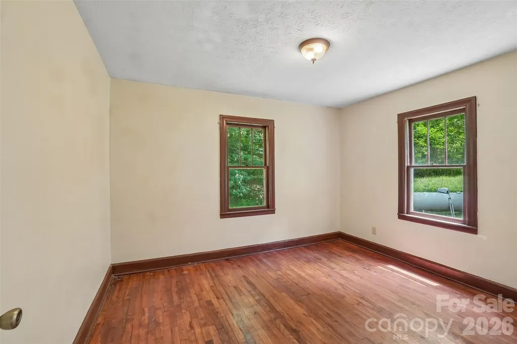 611 Reeves Cove Road Candler NC 28715