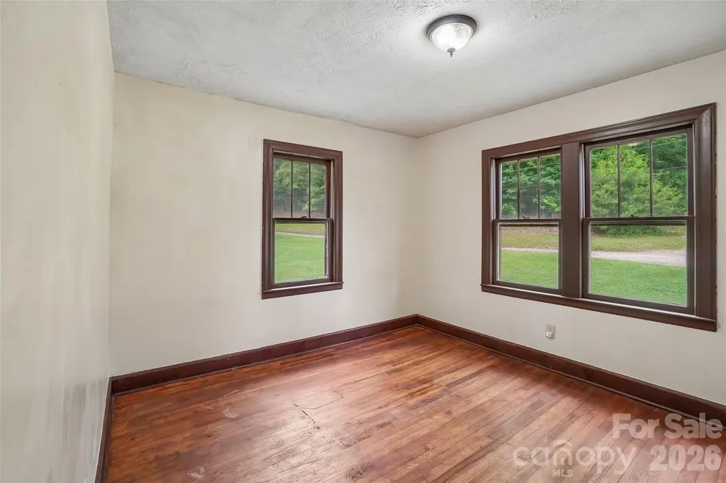 611 Reeves Cove Road Candler NC 28715