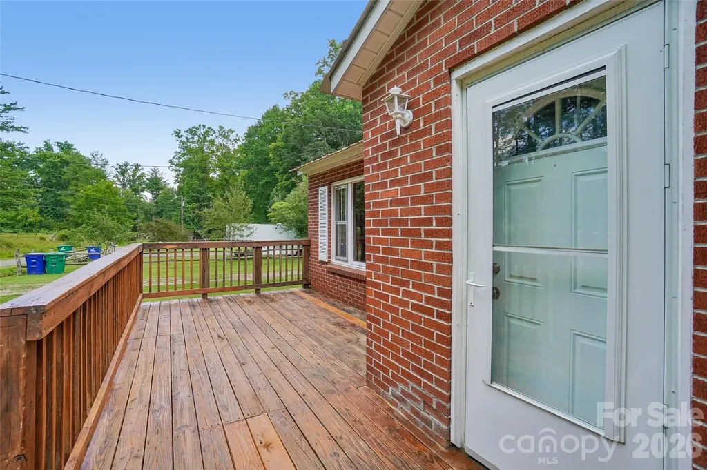 611 Reeves Cove Road Candler NC 28715