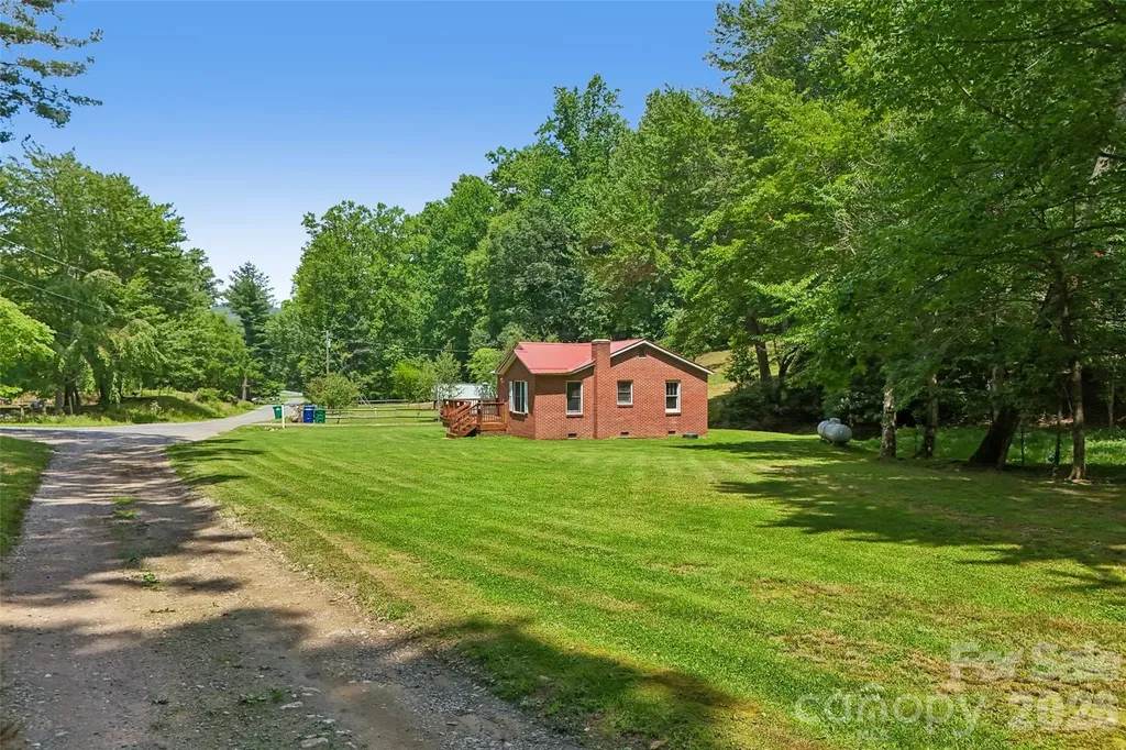 611 Reeves Cove Road Candler NC 28715