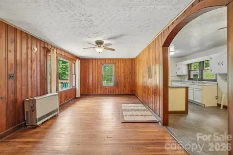 611 Reeves Cove Road Candler NC 28715