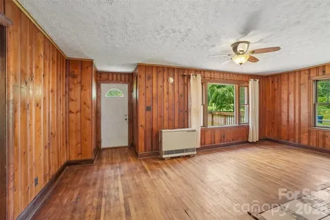 611 Reeves Cove Road Candler NC 28715