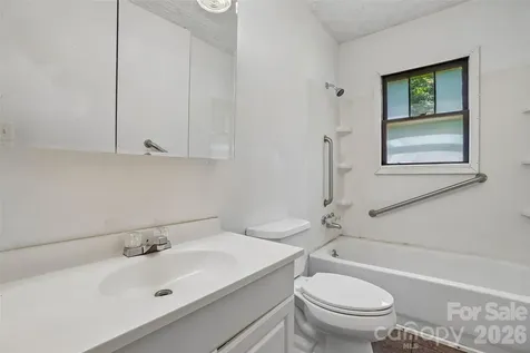 611 Reeves Cove Road Candler NC 28715