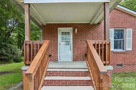 611 Reeves Cove Road Candler NC 28715