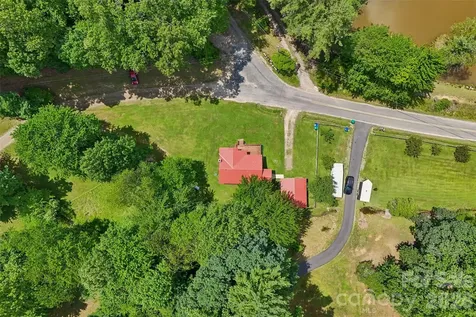 611 Reeves Cove Road Candler NC 28715