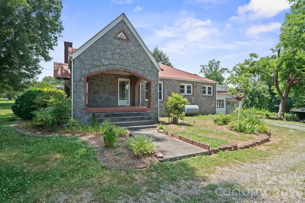 3219 Us 70 Highway E Morganton NC 28655