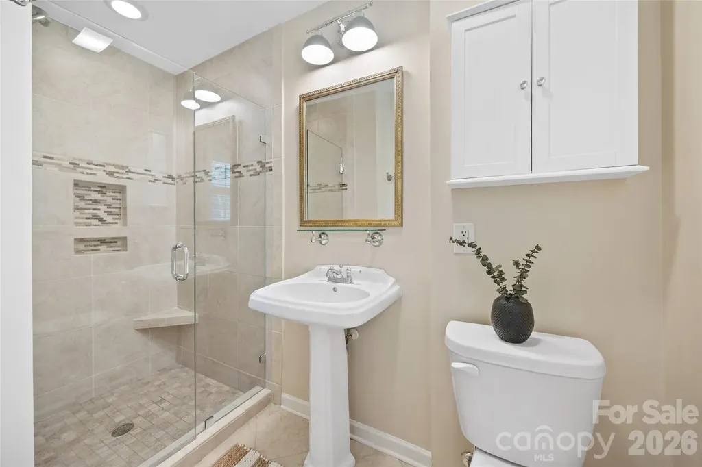 3826 Severn Avenue Charlotte NC 28210