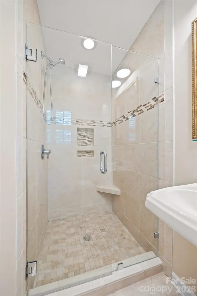 3826 Severn Avenue Charlotte NC 28210