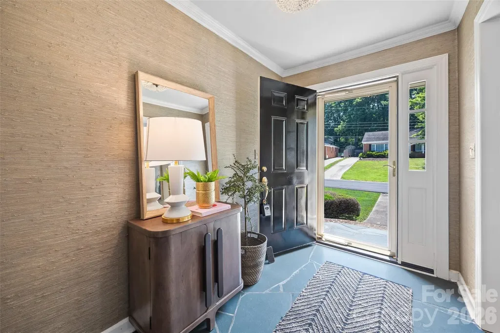 3826 Severn Avenue Charlotte NC 28210