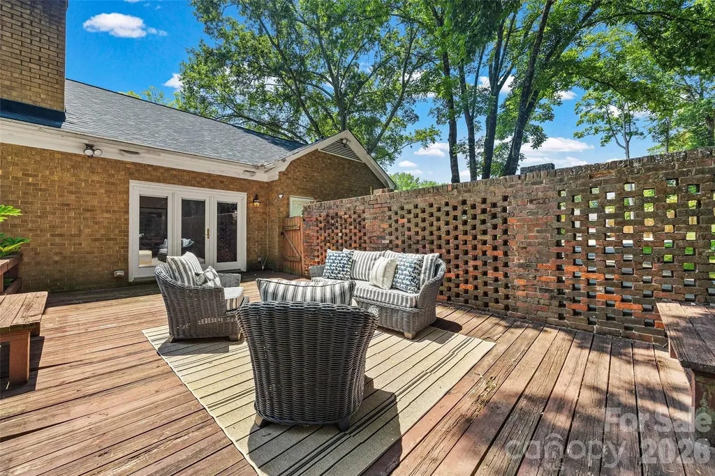 3826 Severn Avenue Charlotte NC 28210