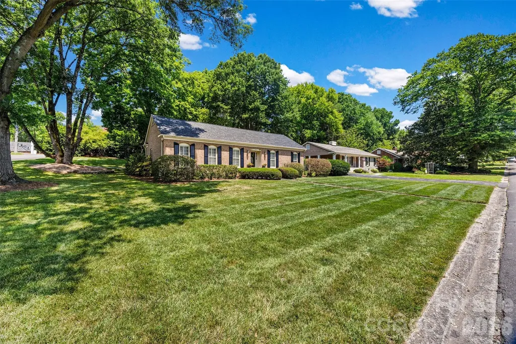 3826 Severn Avenue Charlotte NC 28210