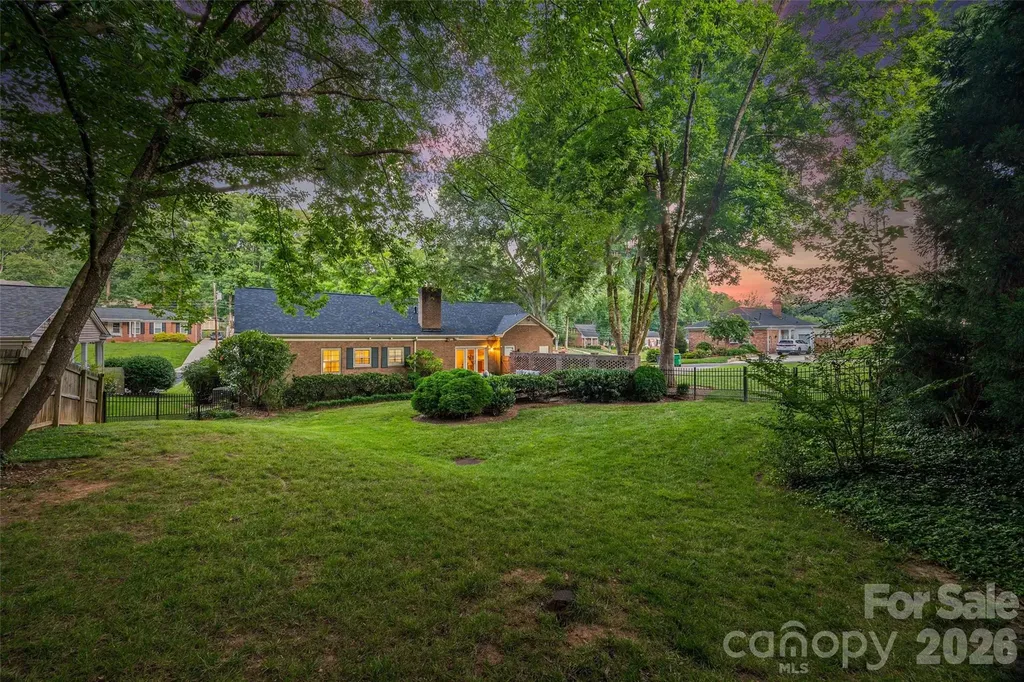 3826 Severn Avenue Charlotte NC 28210