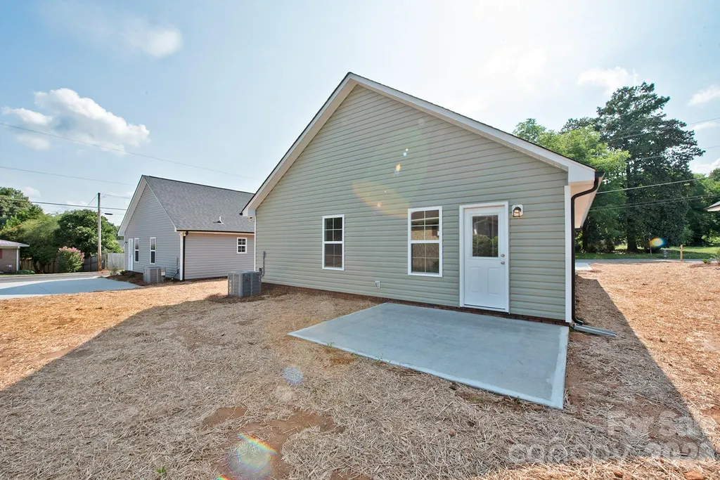 127 S Beaver Street Landis NC 28088