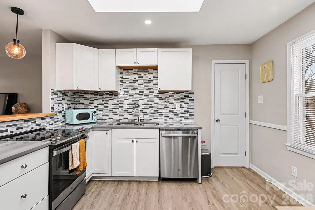 727 Thera Drive Charlotte NC 28206