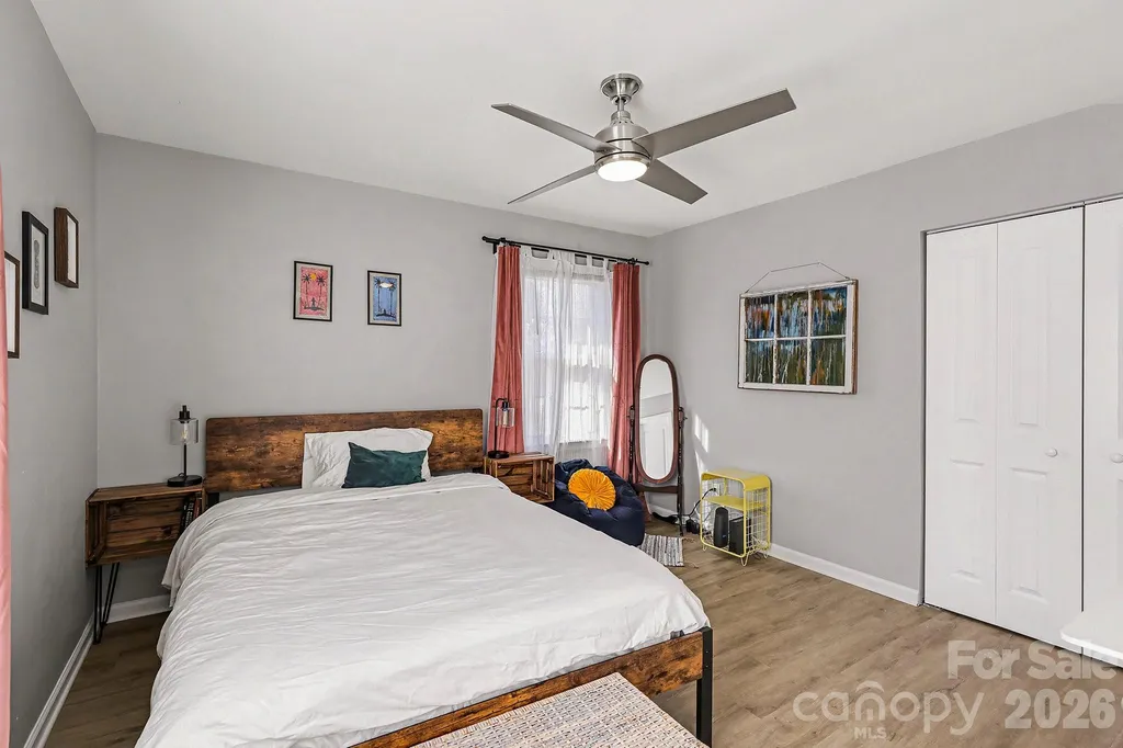 727 Thera Drive Charlotte NC 28206