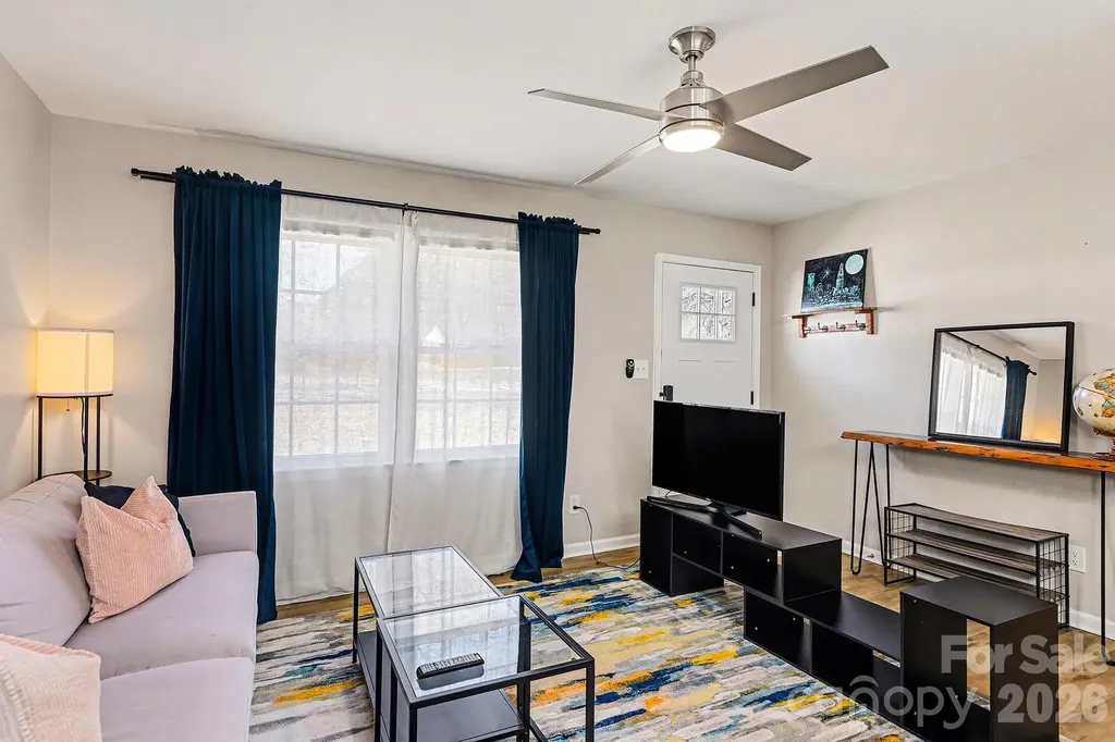 727 Thera Drive Charlotte NC 28206