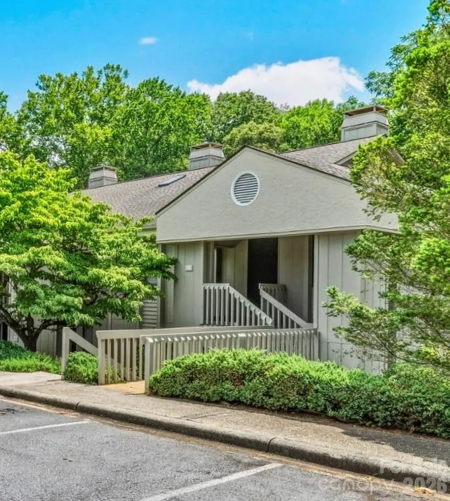 106 Abbey Circle Asheville NC 28805