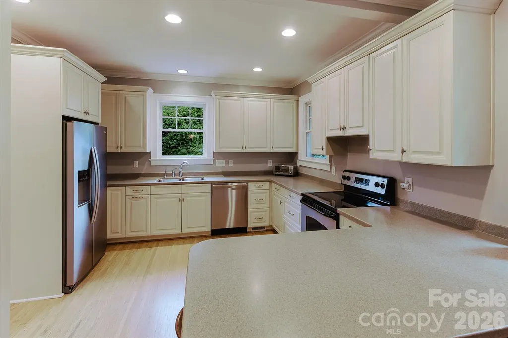 1825 Dilworth Road W Charlotte NC 28203