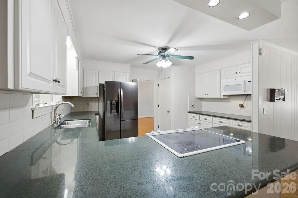 710 37th Avenue NE Hickory NC 28601