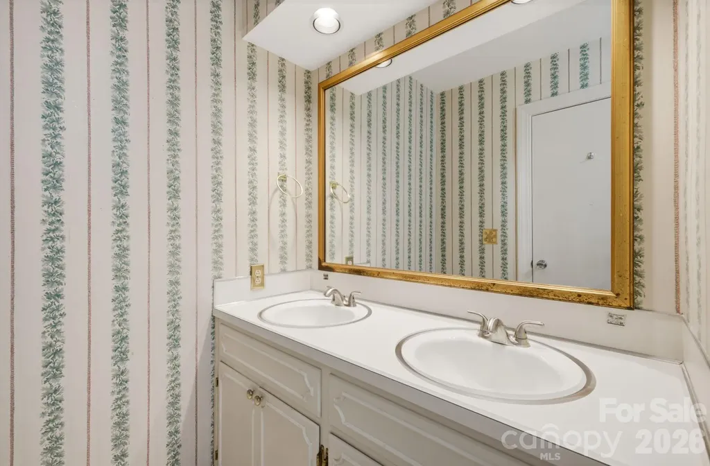 710 37th Avenue NE Hickory NC 28601