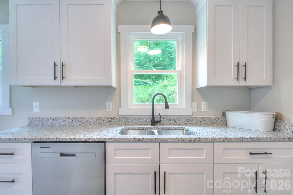 1016 Sharon Drive Waxhaw NC 28173
