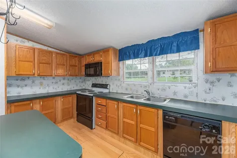 992 Brickyard Road Horse Shoe NC 28742