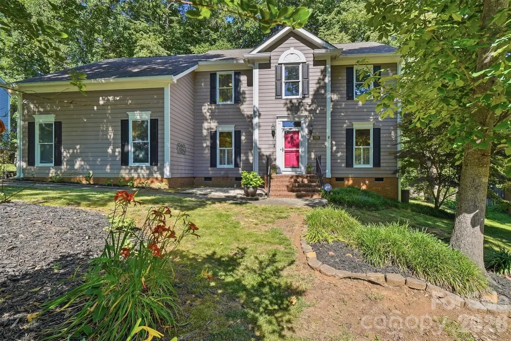 1112 Long Paw Lane Charlotte NC 28214