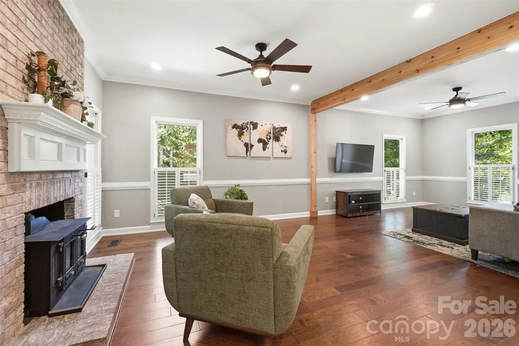 1112 Long Paw Lane Charlotte NC 28214