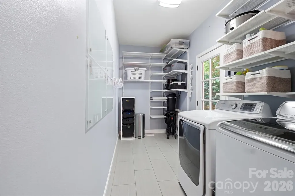 1112 Long Paw Lane Charlotte NC 28214