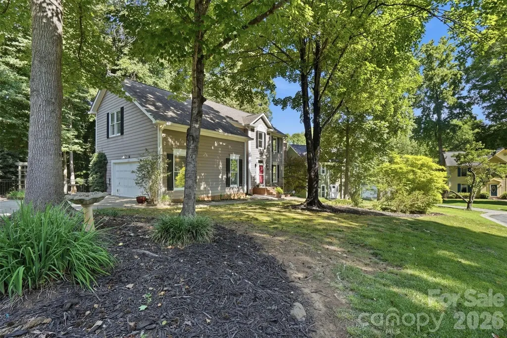 1112 Long Paw Lane Charlotte NC 28214