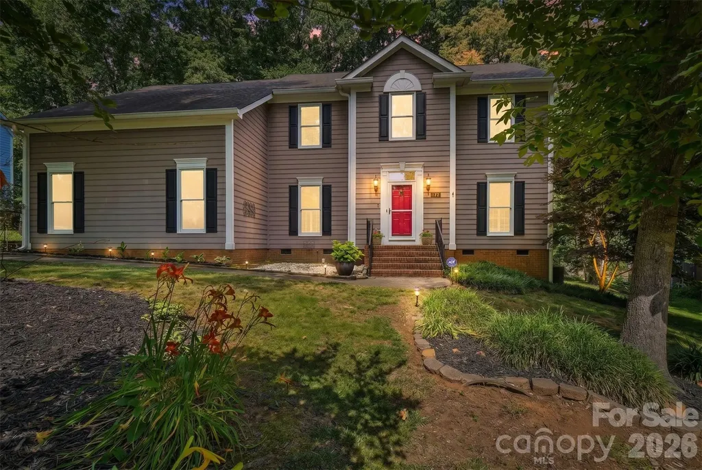 1112 Long Paw Lane Charlotte NC 28214