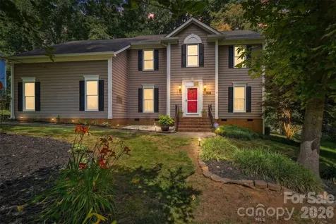 1112 Long Paw Lane Charlotte NC 28214