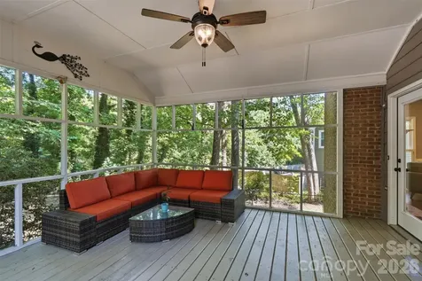 1112 Long Paw Lane Charlotte NC 28214