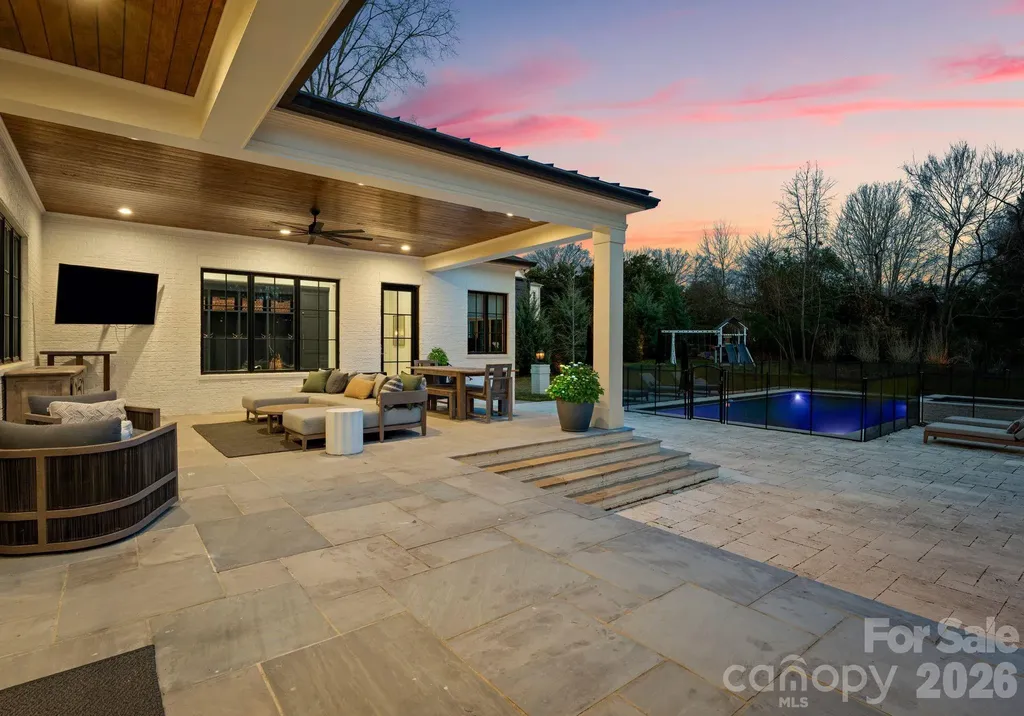 4420 Forest Hills Drive Charlotte NC 28226