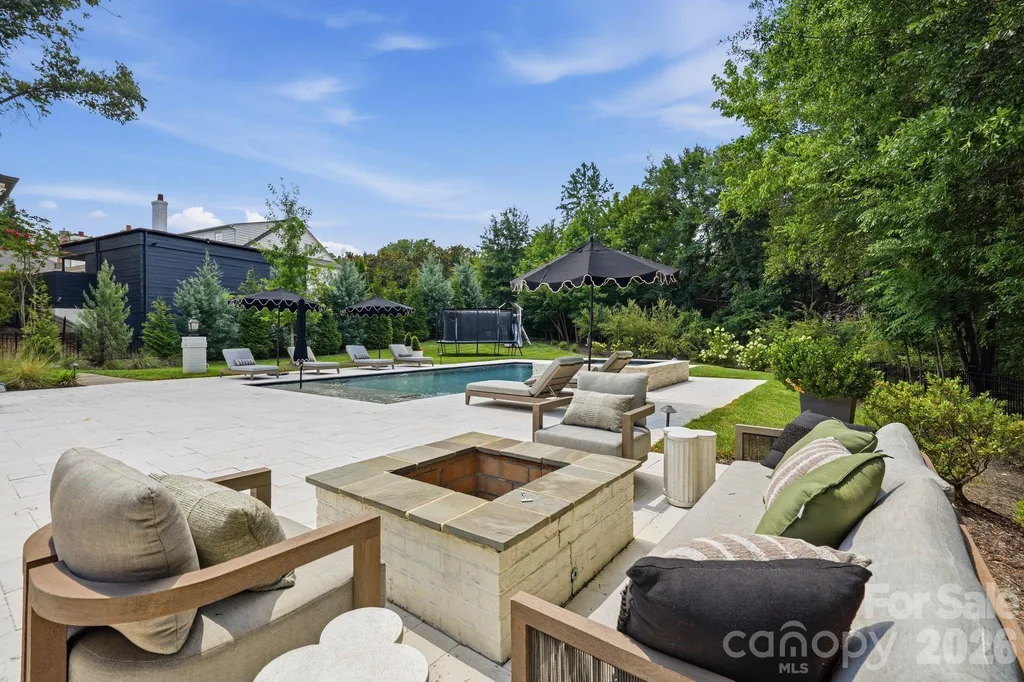 4420 Forest Hills Drive Charlotte NC 28226