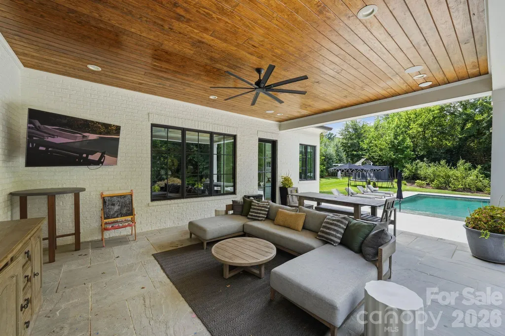 4420 Forest Hills Drive Charlotte NC 28226