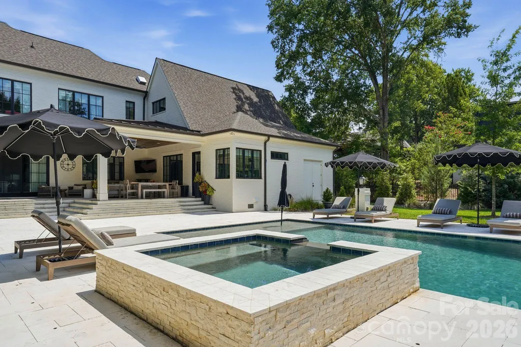 4420 Forest Hills Drive Charlotte NC 28226