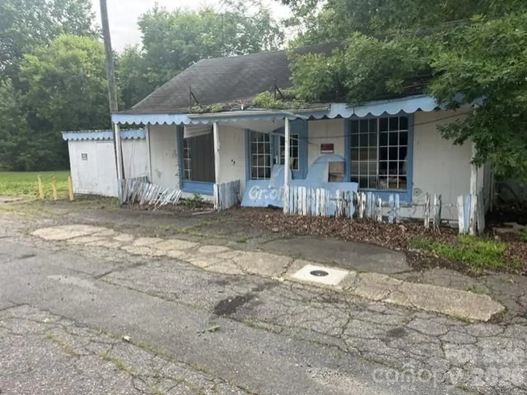 7721 Nc Highway 8 Lexington NC 27292