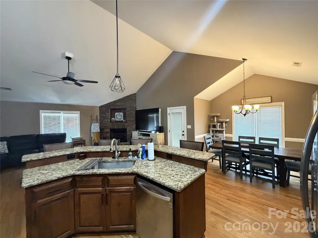 1448 Brookstone Drive Hickory NC 28602