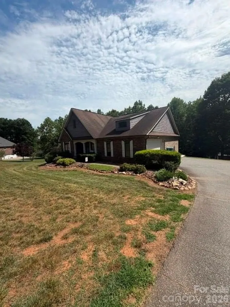 1448 Brookstone Drive Hickory NC 28602