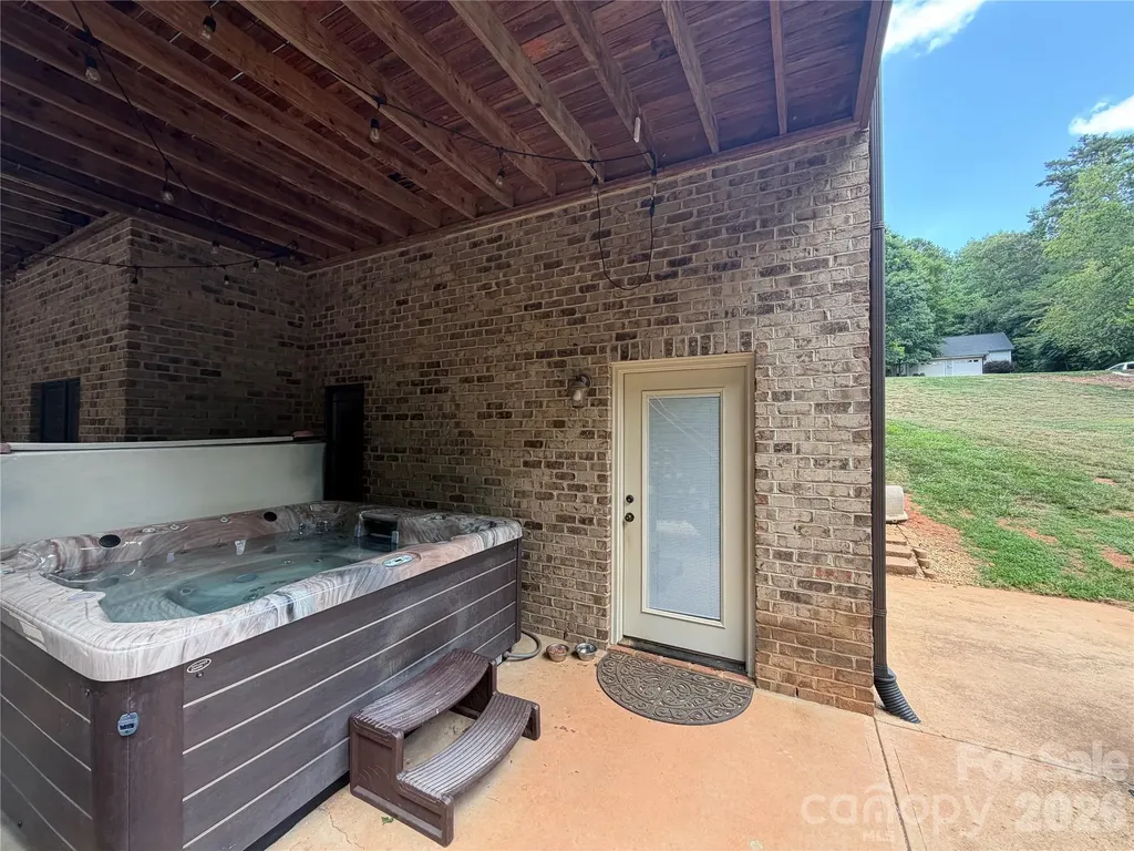 1448 Brookstone Drive Hickory NC 28602