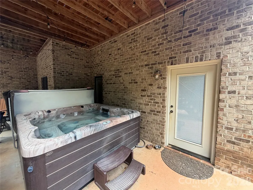 1448 Brookstone Drive Hickory NC 28602
