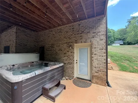 1448 Brookstone Drive Hickory NC 28602
