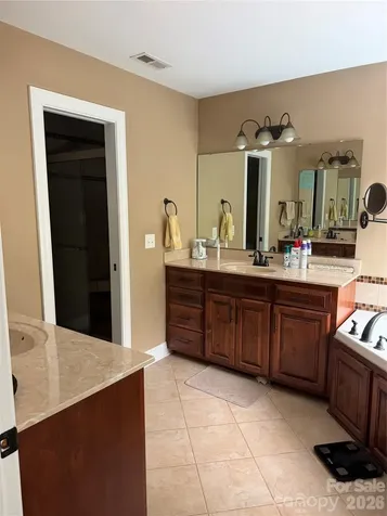 1448 Brookstone Drive Hickory NC 28602
