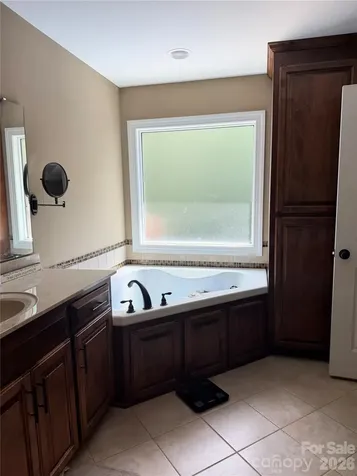 1448 Brookstone Drive Hickory NC 28602