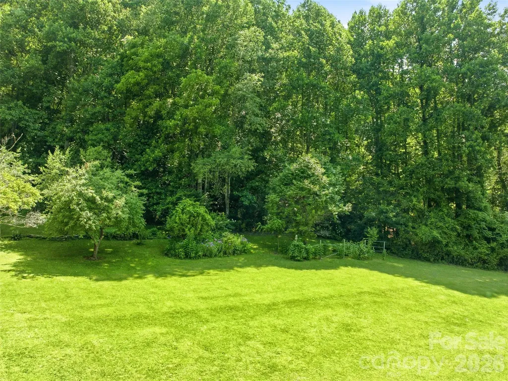 252 Big Stomp Road Waynesville NC 28786