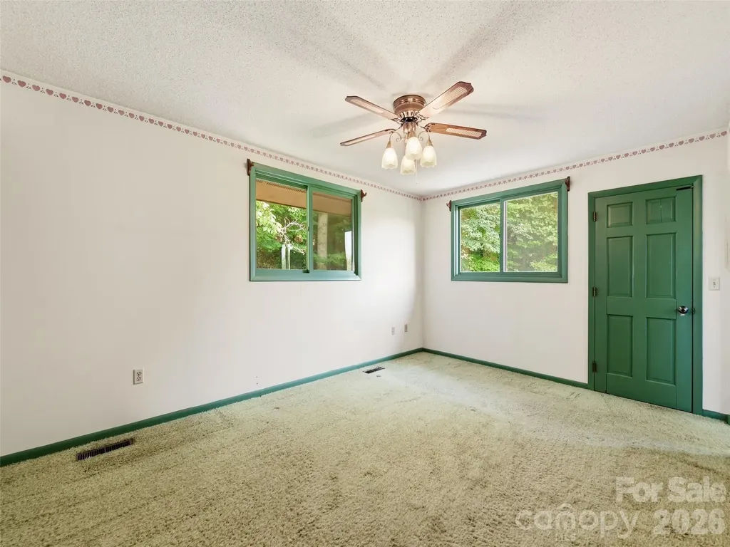 252 Big Stomp Road Waynesville NC 28786