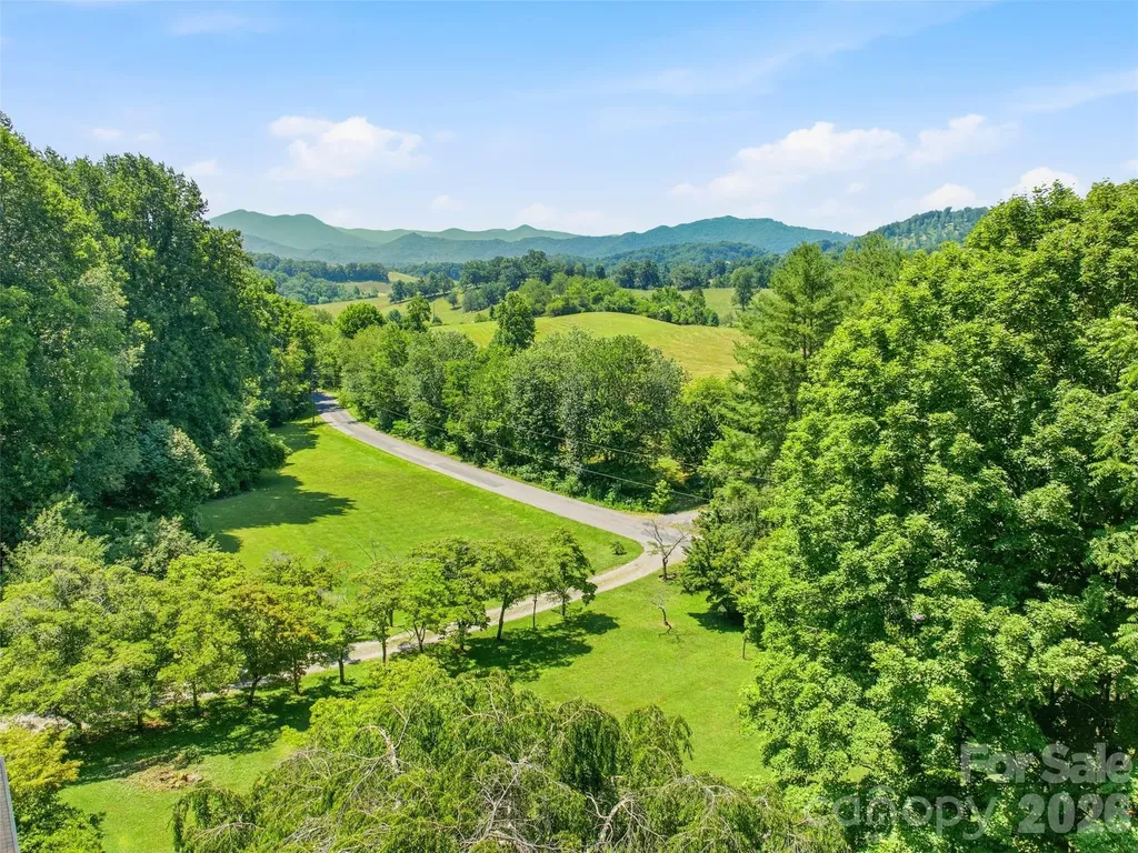 252 Big Stomp Road Waynesville NC 28786
