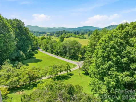 252 Big Stomp Road Waynesville NC 28786