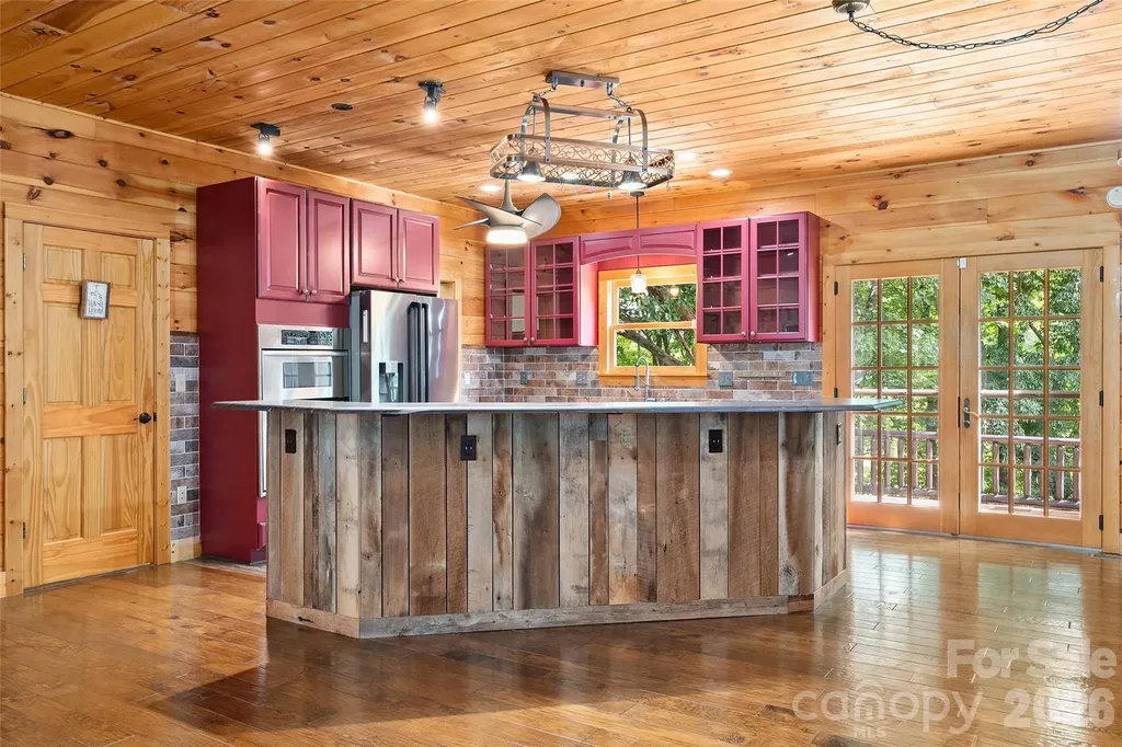42 Chinaberry Court Waynesville NC 28785